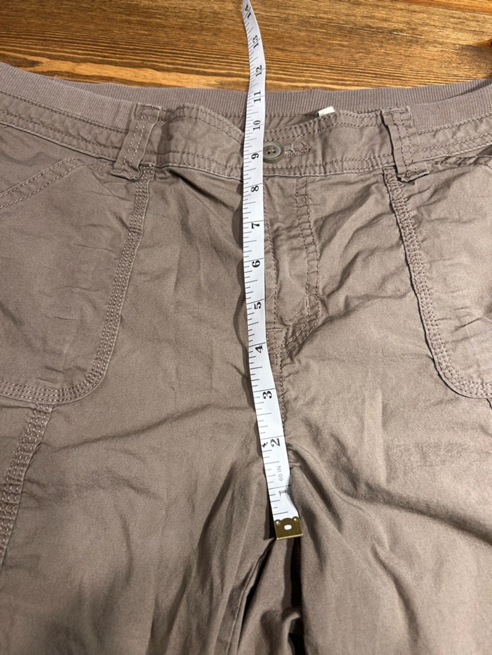 Y2K St. John's Bay dark khaki cargo pants with pockets!
Size 10 - Picture 6 of 6
